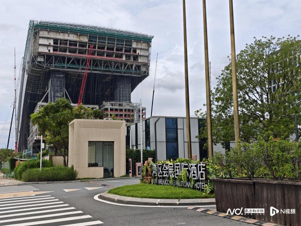 银铺子配资 起拍价仅6.21亿元，深圳“最大”酒店2折起拍？