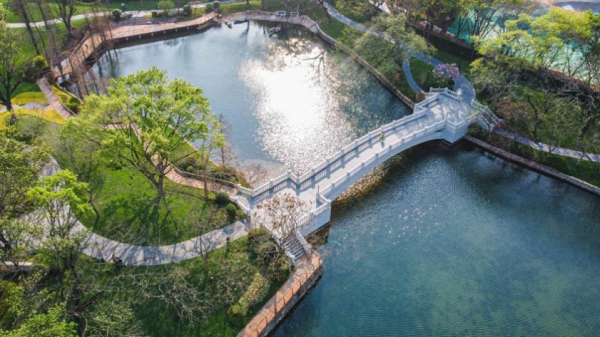 盟配资 广州世界大观四期别墅亮相